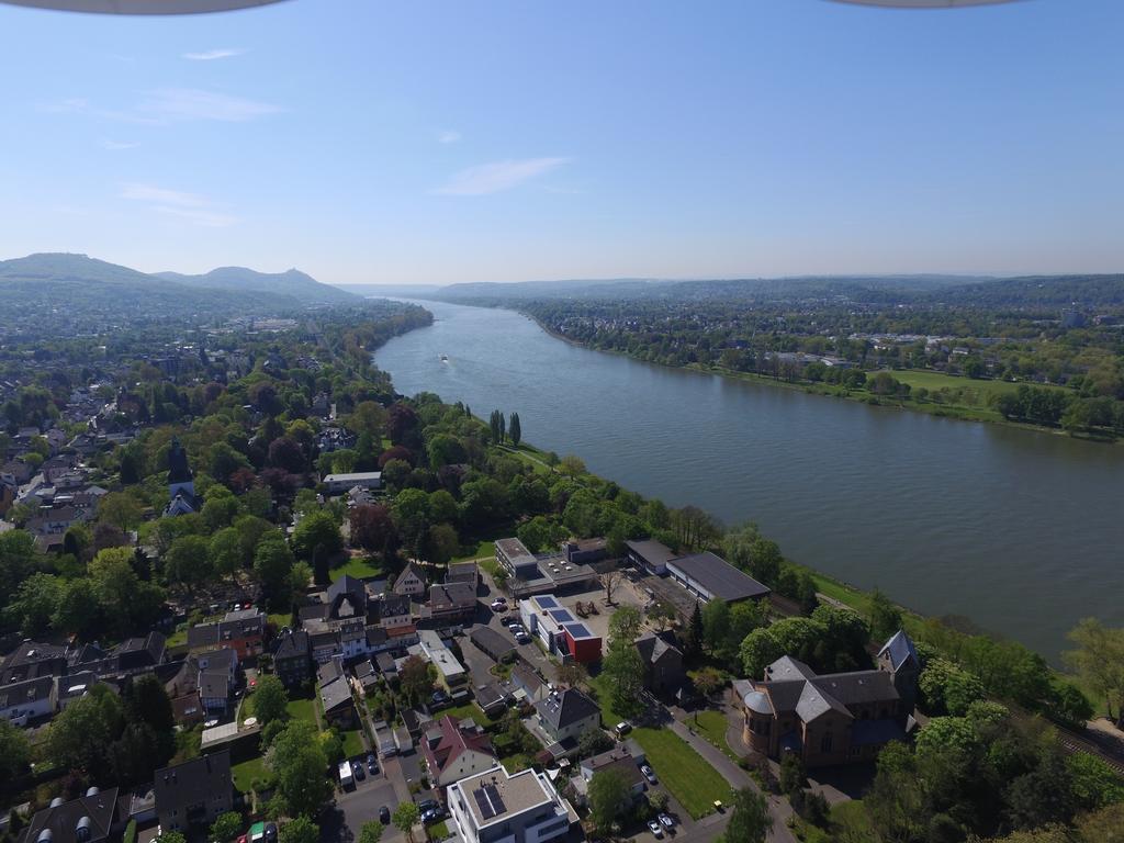Отель Haus Oberkassel Бонн Экстерьер фото